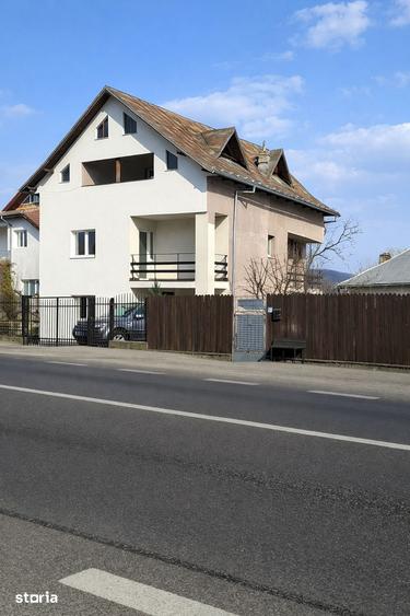 Casă cu 4 camere cu Teren 376 Mp în Traian