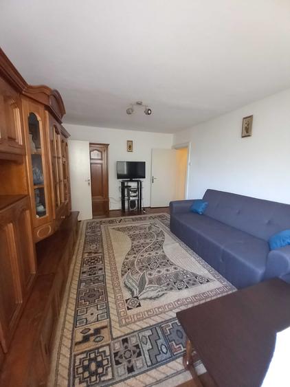 Apartament cu 2 camere semidecomandat în Șagului