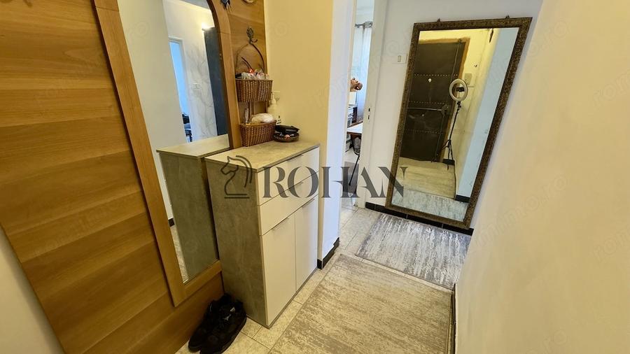Apartament cu 3 camere decomandat în Cetate
