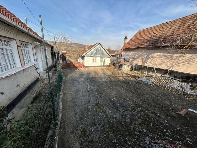 Casă cu 3 camere în Derna