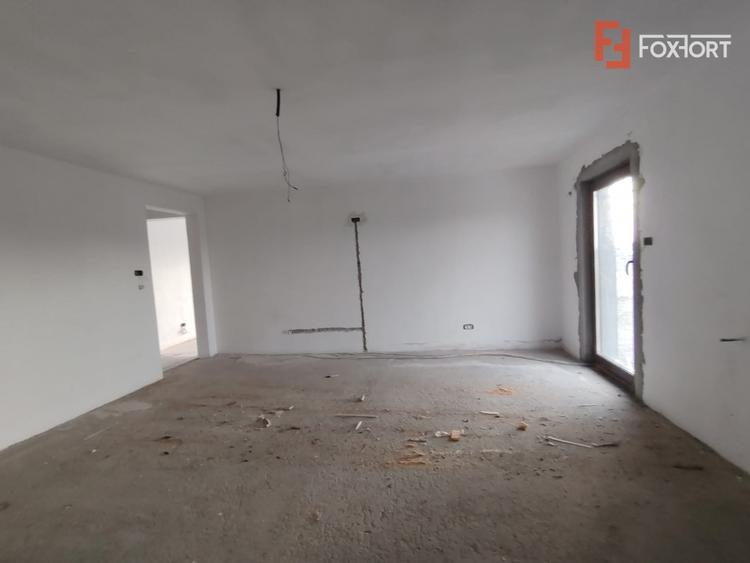 Casă individuală cu 5 camere cu Teren 747 Mp în Sânandrei