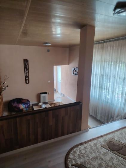 Duplex cu 5 camere cu Canalizare în Valea Rosie