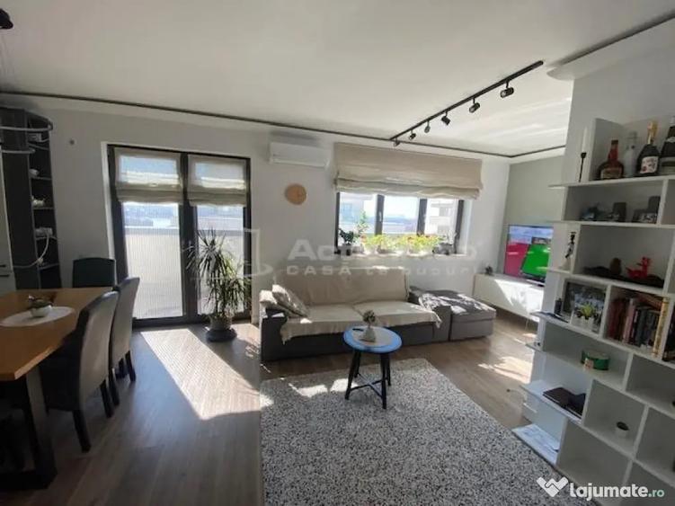Apartament cu 4 camere decomandat în Sisești