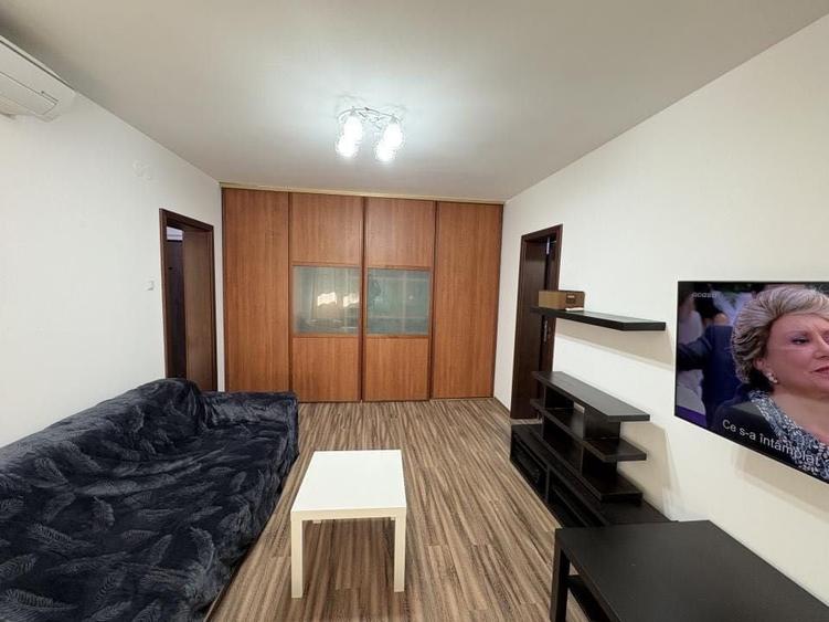Apartament cu 2 camere semidecomandat în Victoriei