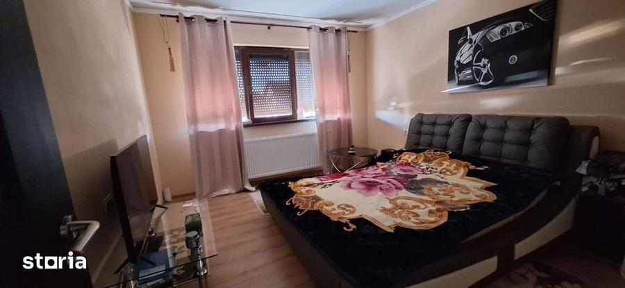 Casă cu 5 camere cu Teren 350 Mp în Giarmata