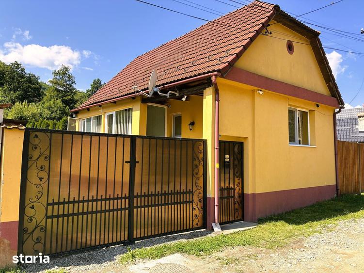 Casă cu 2 camere cu Teren 685 Mp în Central