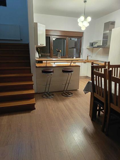 Casă cu 4 camere cu Teren 1700 Mp în Central