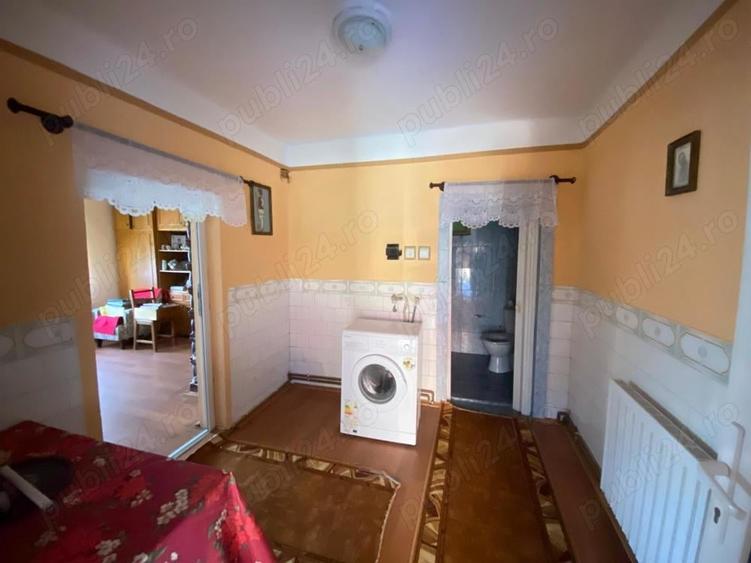 Casă cu 4 camere în Central