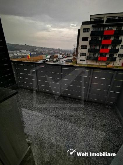 Apartament cu 3 camere semidecomandat, mobilat în Baciu