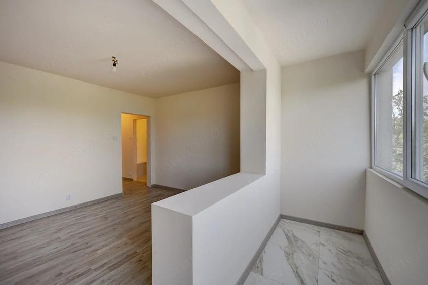 Apartament cu 3 camere semidecomandat în Baba Novac