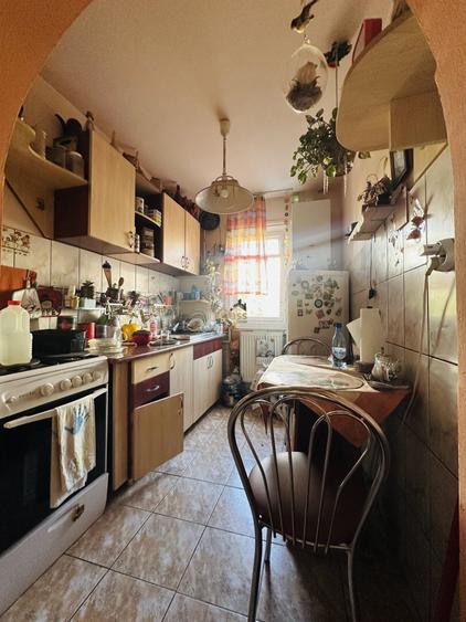 Apartament cu 3 camere semidecomandat, mobilat în Mănăștur
