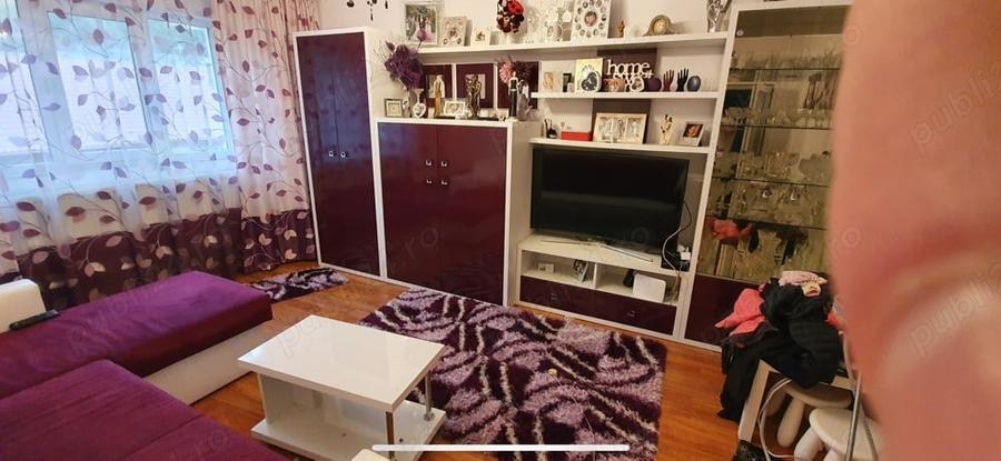 Apartament cu 4 camere decomandat în Central