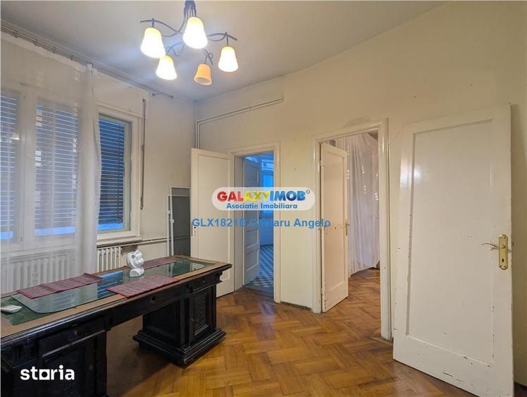 Apartament cu 7 camere decomandat în Centrul Istoric — fotografia 2