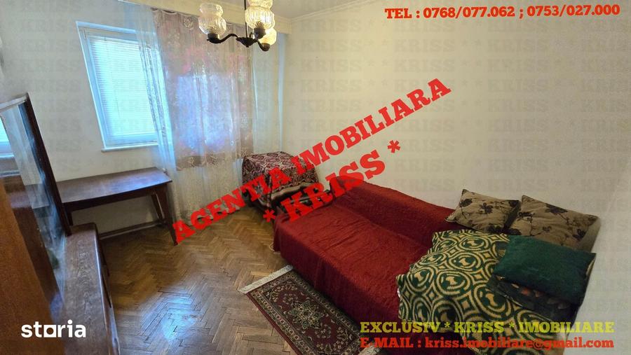 Apartament cu 4 camere decomandat în Negru Vodă