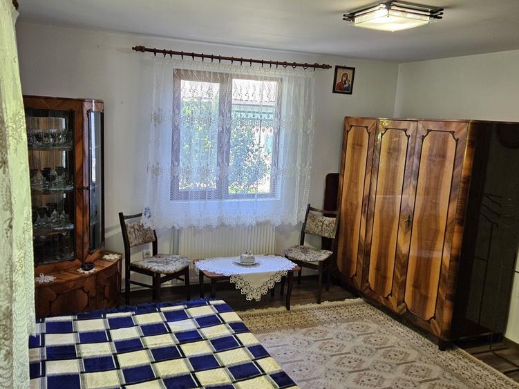 Casă cu 2 camere în Lapoș