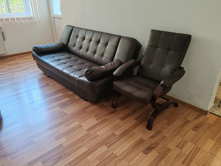 Apartament cu 3 camere semidecomandat, mobilat în Centrul Civic