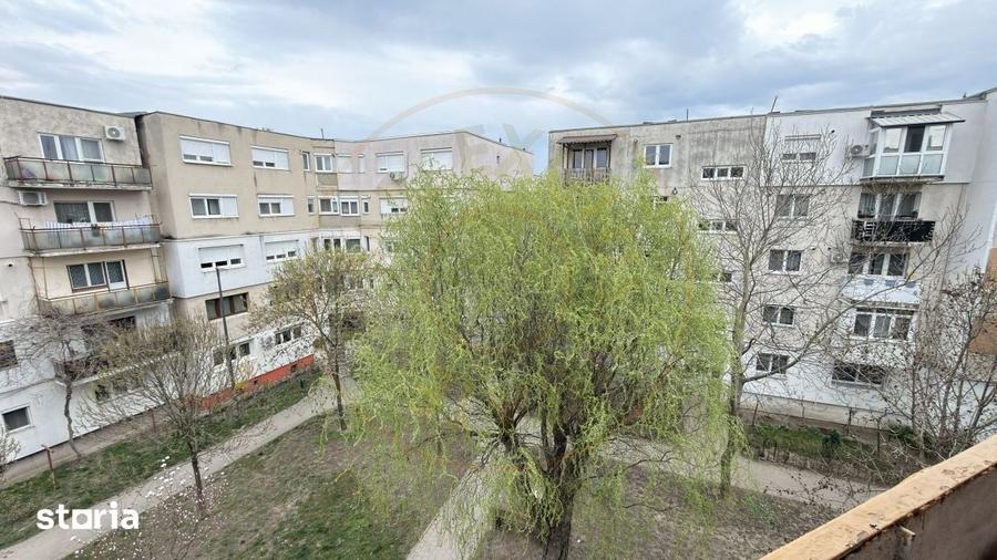 Apartament cu 3 camere semidecomandat, mobilat în Central