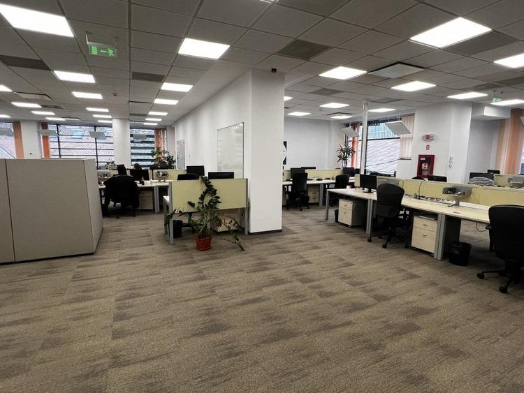 Birou, de 375 mp, în Central