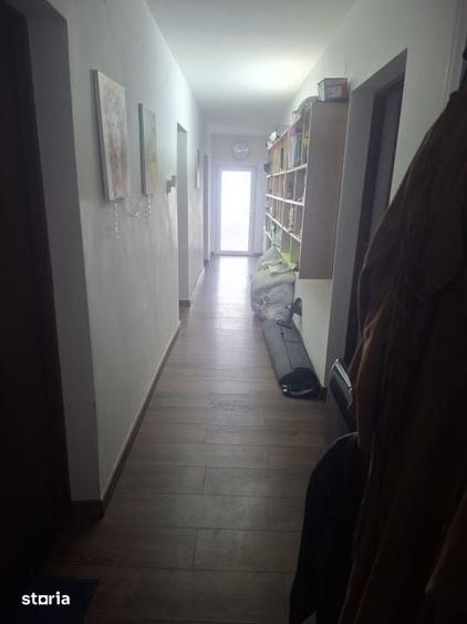 Casă cu 7 camere cu Teren 1000 Mp în Boldești