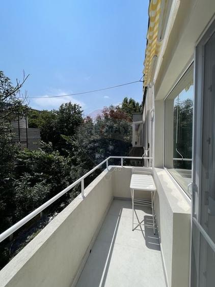 Apartament cu 2 camere semidecomandat, mobilat în Floreasca