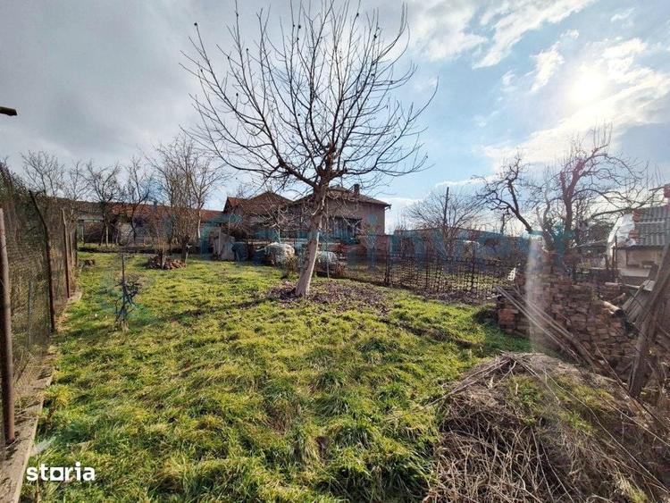 Casă cu 5 camere cu Teren 284 Mp în Iorga