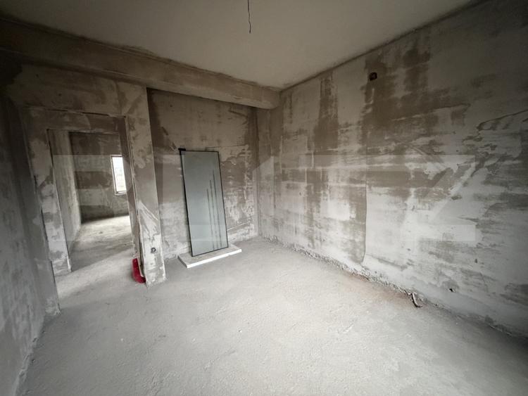 Apartament cu 4 camere decomandat în Exterior Sud
