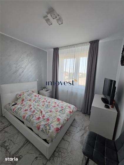 Apartament cu 3 camere semidecomandat în Micro 16