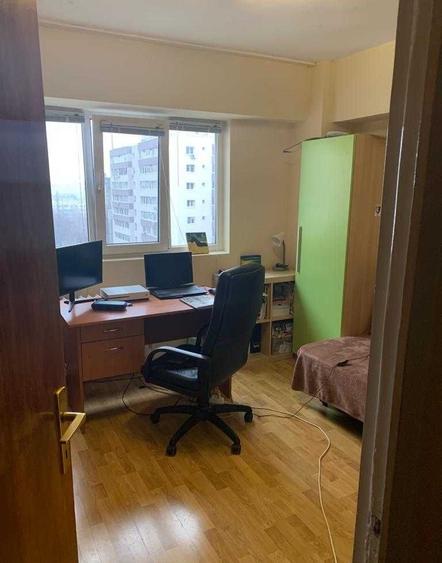 Apartament cu 3 camere decomandat, mobilat în Drumul Taberei