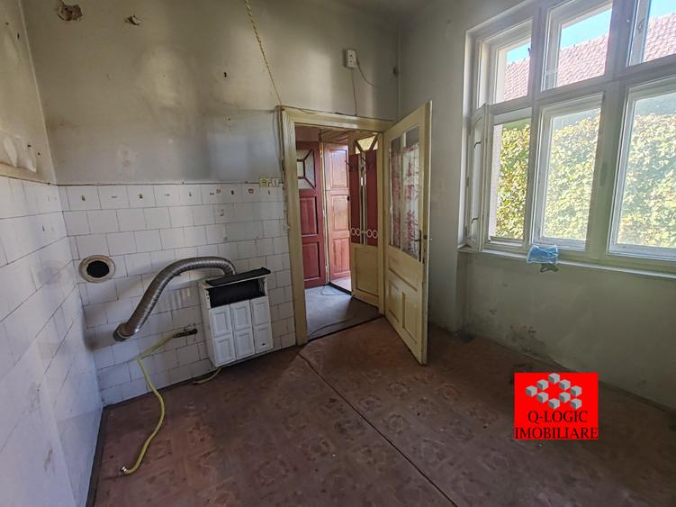 Casă individuală cu 3 camere cu Canalizare în Central