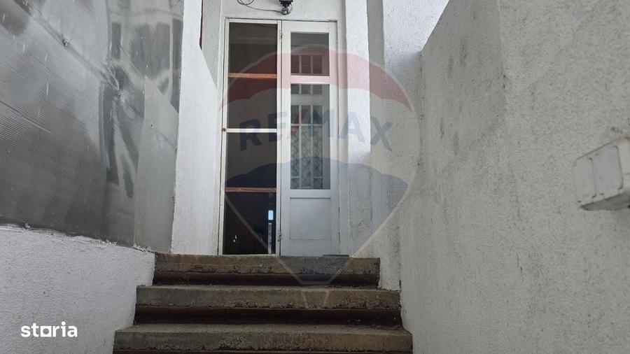 Casă cu 4 camere în Central