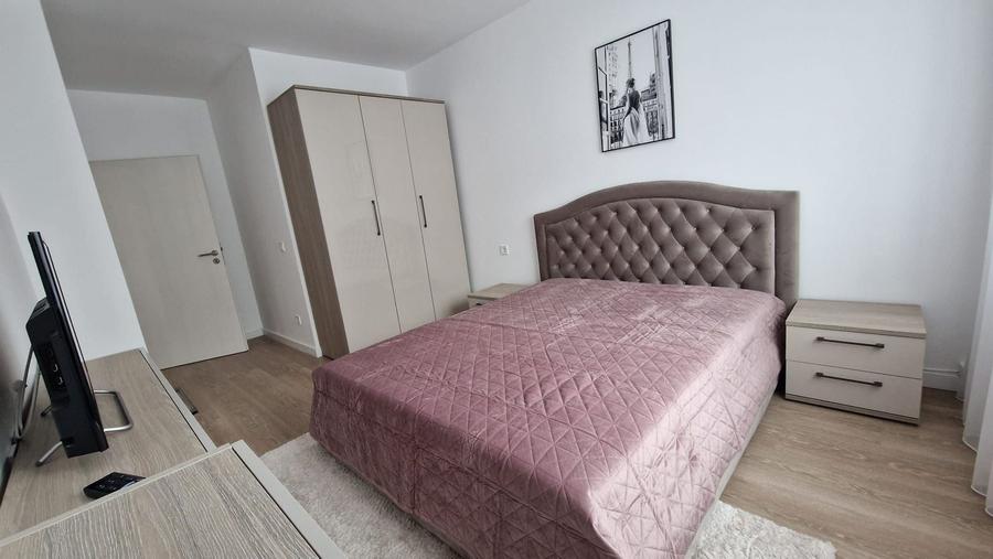 Apartament cu 2 camere semidecomandat, mobilat în Exterior Vest