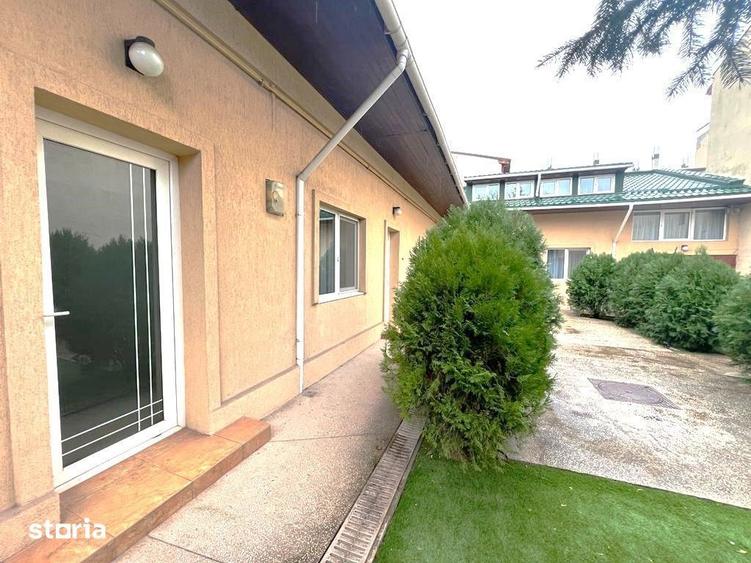 Casă cu 7 camere cu Teren 280 Mp în Far