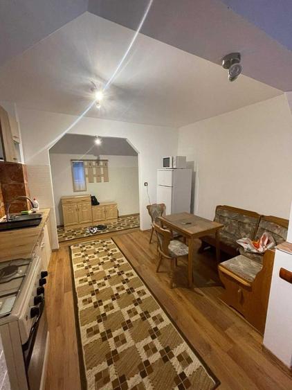 Apartament Doua Camere, decomandat, et 3 - 1