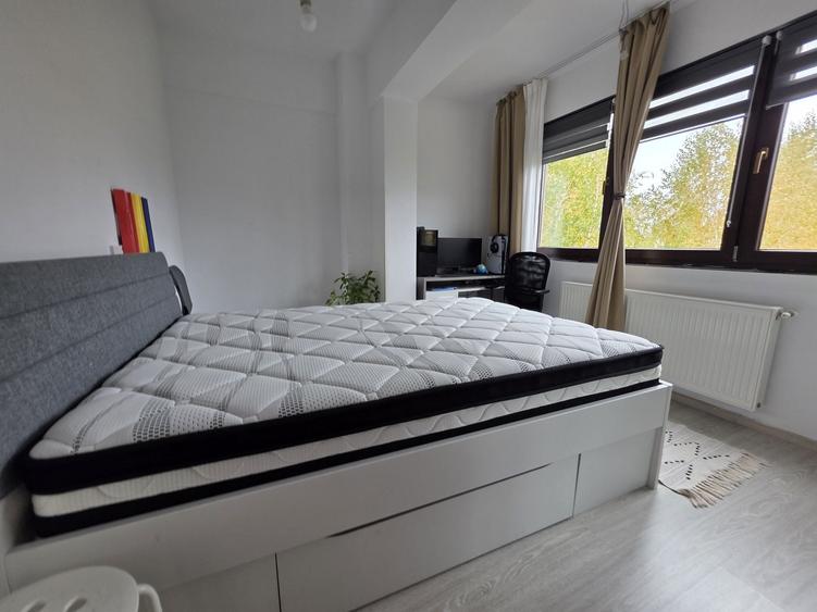 Apartament cu 4 camere decomandat în Militari