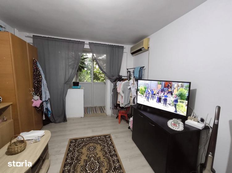 Apartament cu 2 camere decomandat în Tei