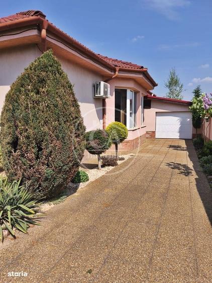 Casă cu 4 camere decomandat în Sântandrei