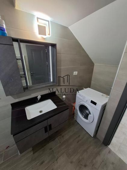 Casă individuală cu 4 camere cu Canalizare în Craiovei