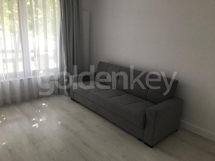 Duplex cu 10 camere cu Canalizare în Pipera