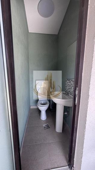 Casă individuală cu 8 camere cu Canalizare în Săcălaz