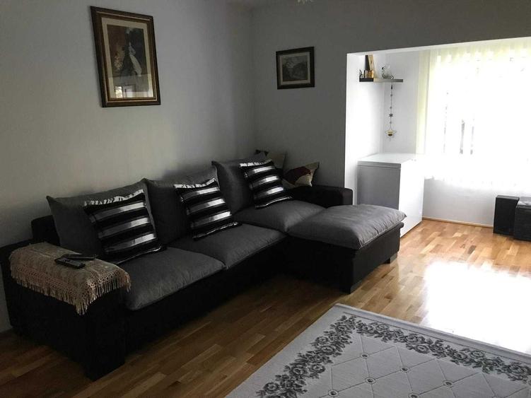 Apartament cu 3 camere decomandat în Aradului