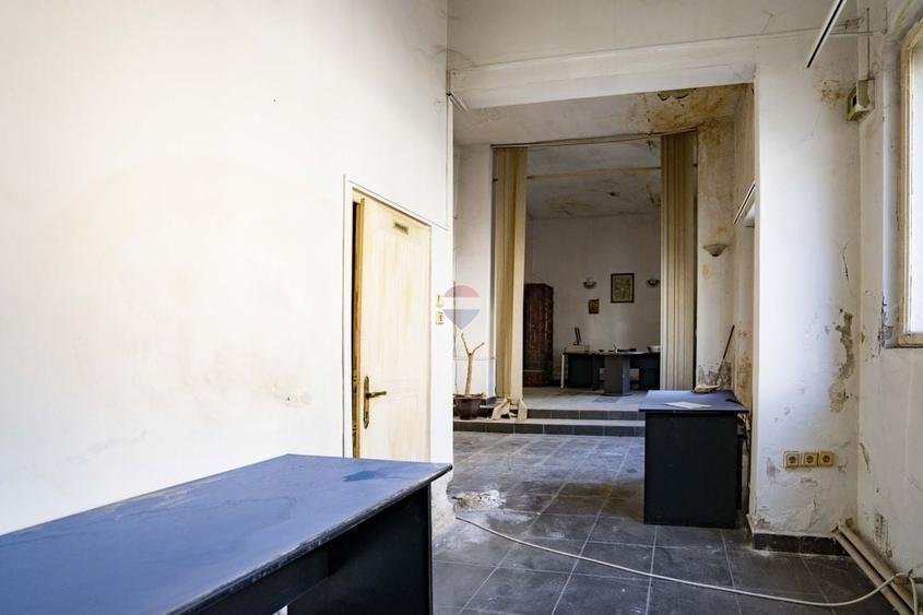 Apartament cu 5 camere în Central