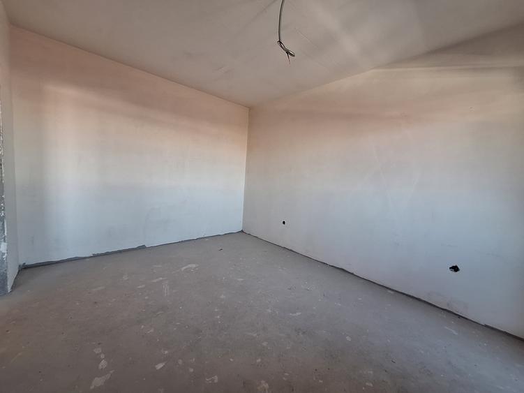 Apartament cu 3 camere, 66 mp, 2 balcoane, zona Terra - 5