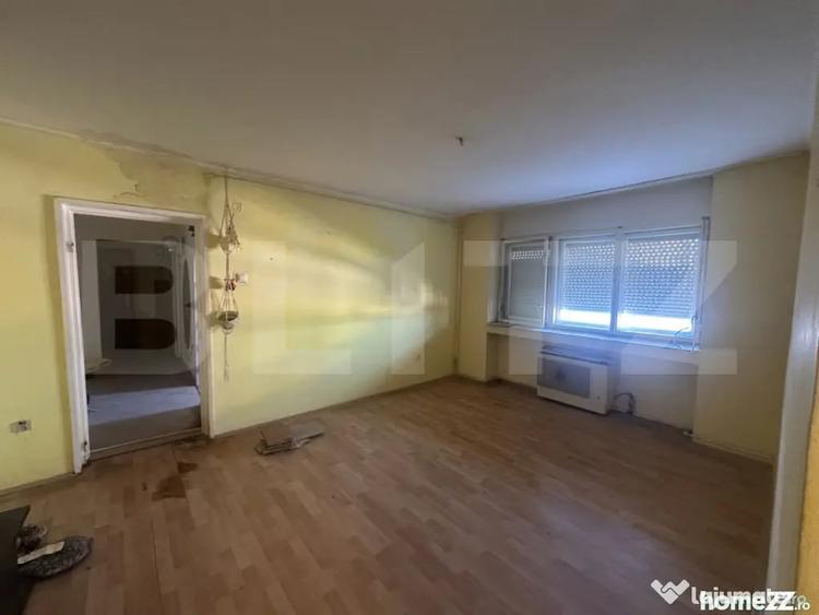 Apartament cu 3 camere decomandat în Micro 16