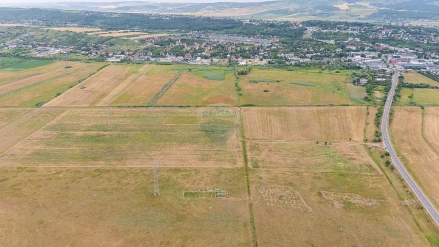 Teren agricol extravilan de 41025 mp, în Periferie