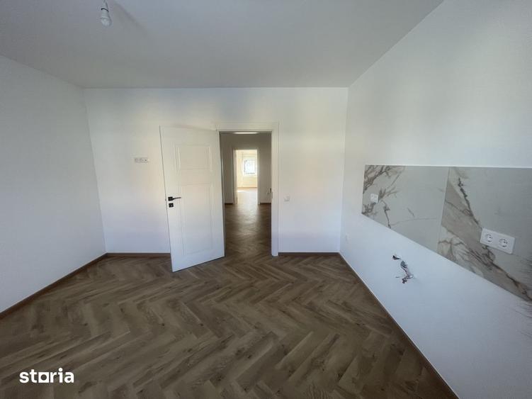Casă cu 3 camere cu Teren 454 Mp în Calea Poplăcii