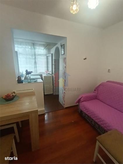 Garsonieră în Școlilor