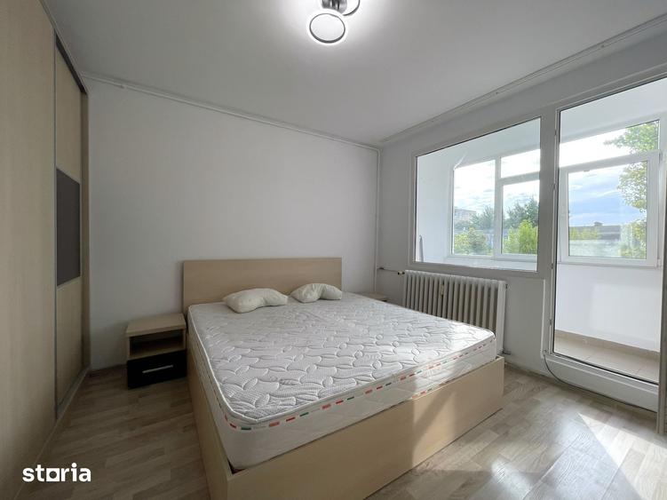Apartament cu 3 camere decomandat în Berceni