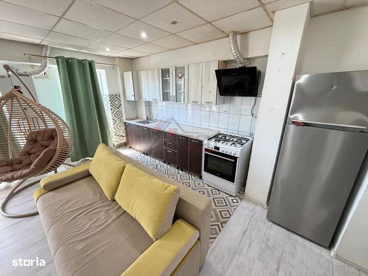 Apartament cu 3 camere decomandat în Nicolina