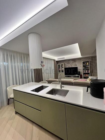 Apartament cu 4 camere decomandat în Iancu Nicolae