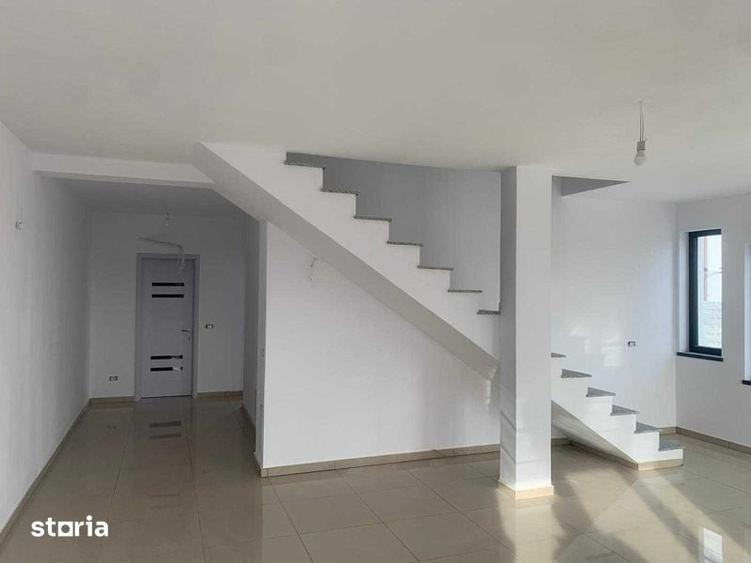 Casă cu 4 camere cu Teren 165 Mp în Podari